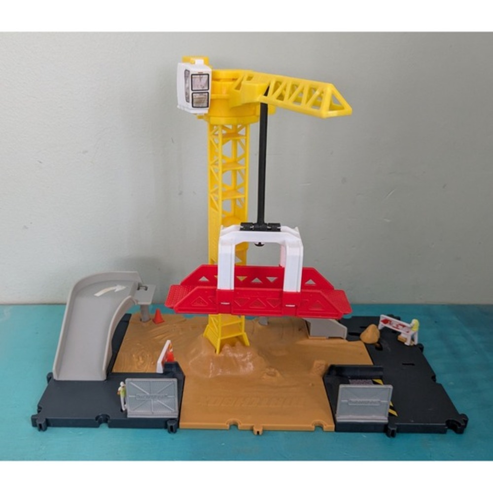 Matchbox Action Drivers Construction Playset, Moving Crane, Car-Activated